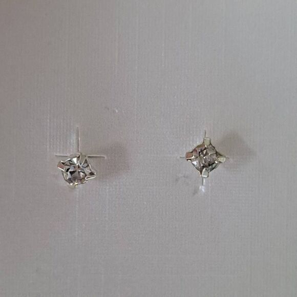 Ladies Silvertone necklace and earring set Nwt - Picture 3 of 8